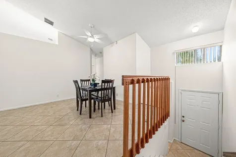 16 Via De Casas Sur Boynton Beach FL 33426