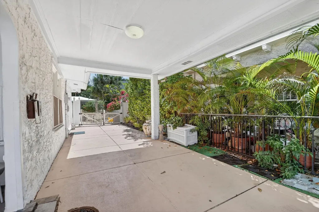 328 Monroe Drive West Palm Beach FL 33405