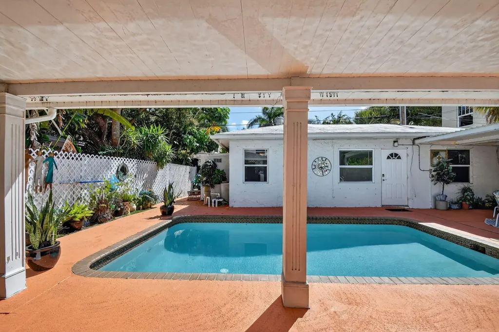 328 Monroe Drive West Palm Beach FL 33405