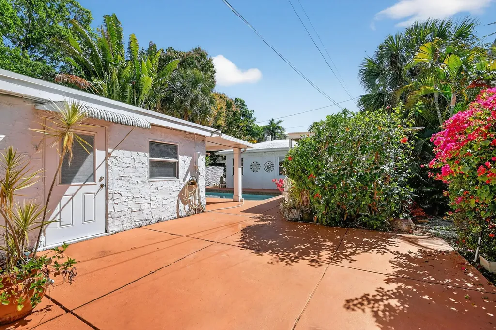 328 Monroe Drive West Palm Beach FL 33405