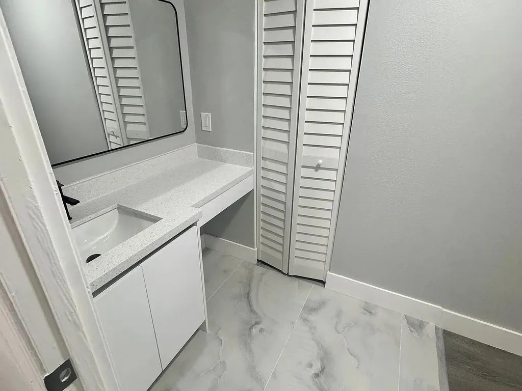 3244 NW 84th Avenue Sunrise FL 33351