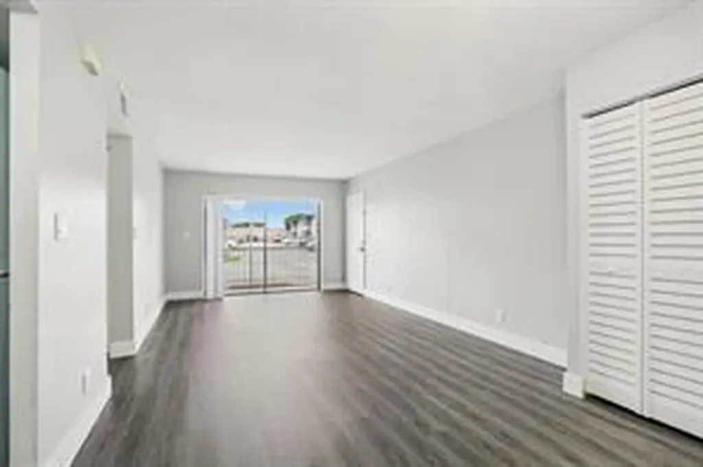 3244 NW 84th Avenue Sunrise FL 33351