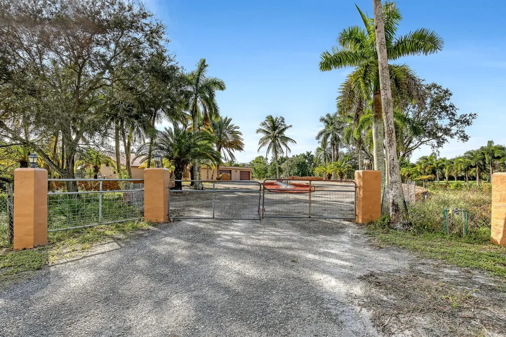 16494 Deer Path Lane Wellington FL 33470