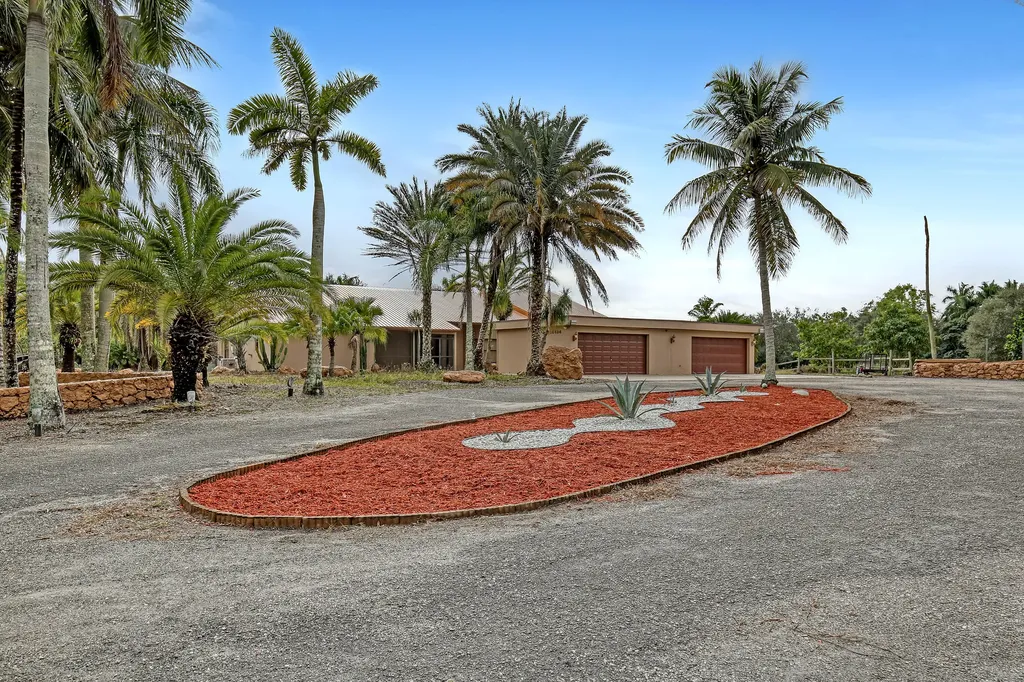 16494 Deer Path Lane Wellington FL 33470