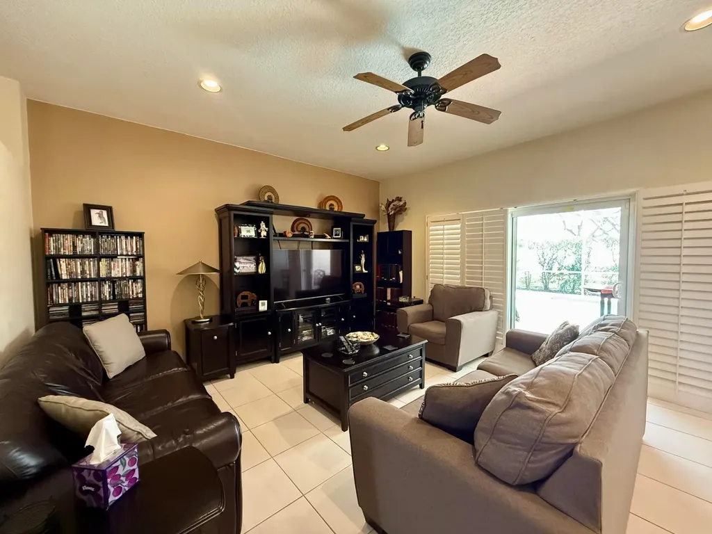 8611 Gold Cay West Palm Beach FL 33411