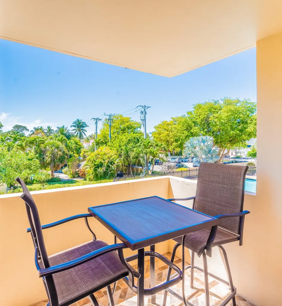 1000 Spanish River Road Boca Raton FL 33432
