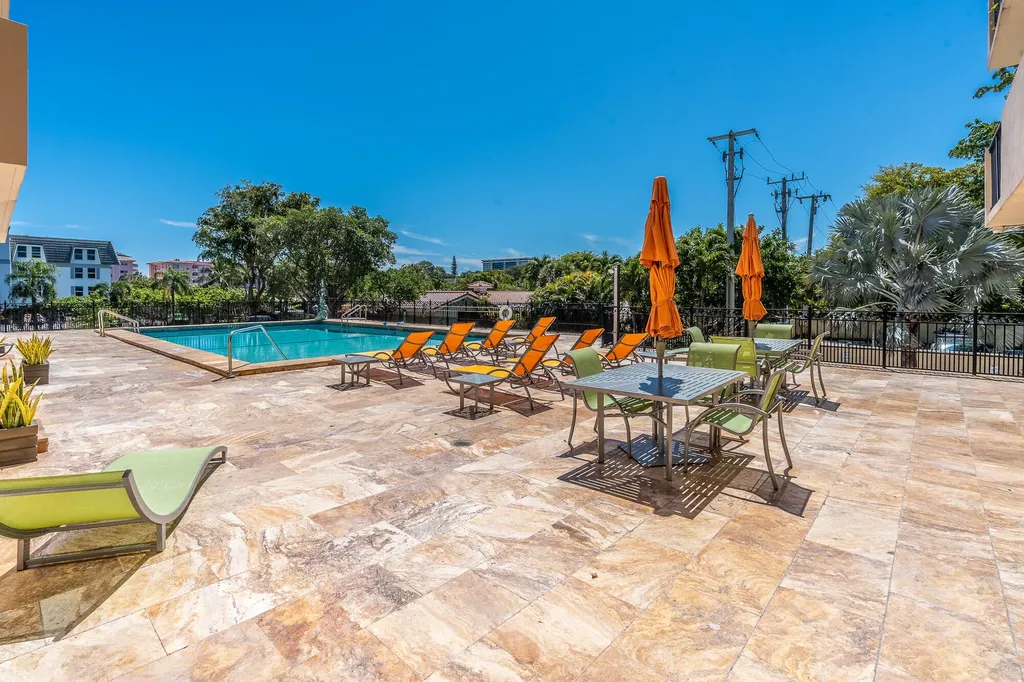 1000 Spanish River Road Boca Raton FL 33432