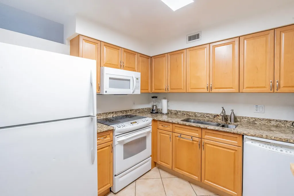 1000 Spanish River Road Boca Raton FL 33432