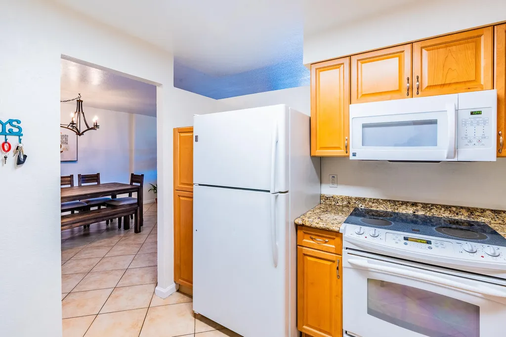 1000 Spanish River Road Boca Raton FL 33432