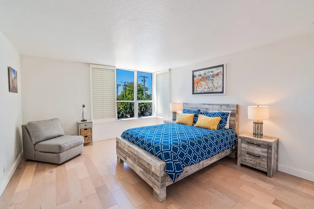 1000 Spanish River Road Boca Raton FL 33432