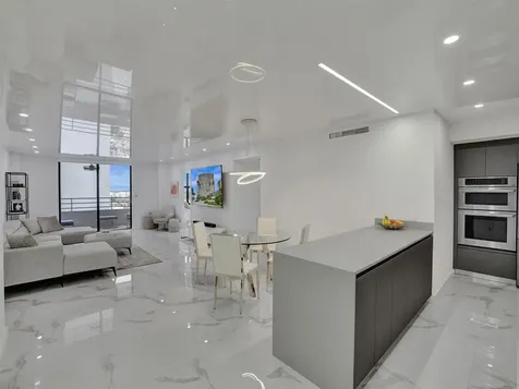 2500 Parkview Drive Hallandale Beach FL 33009