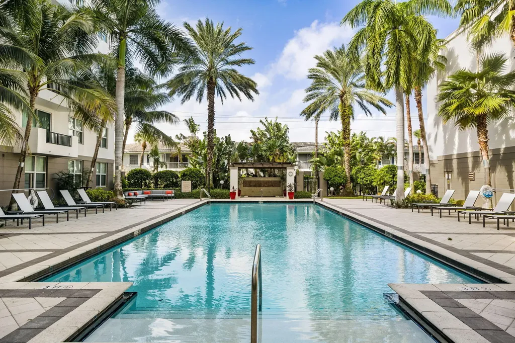 2401 NE 65th Street Fort Lauderdale FL 33308