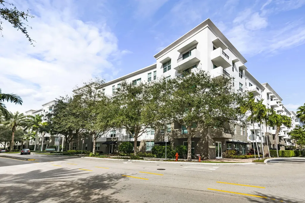 2401 NE 65th Street Fort Lauderdale FL 33308