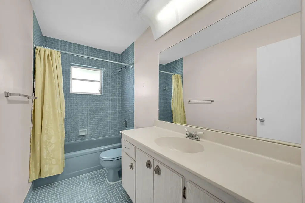 1515 SW 21st Street Boynton Beach FL 33426