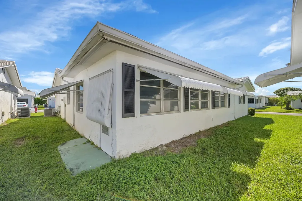 1515 SW 21st Street Boynton Beach FL 33426