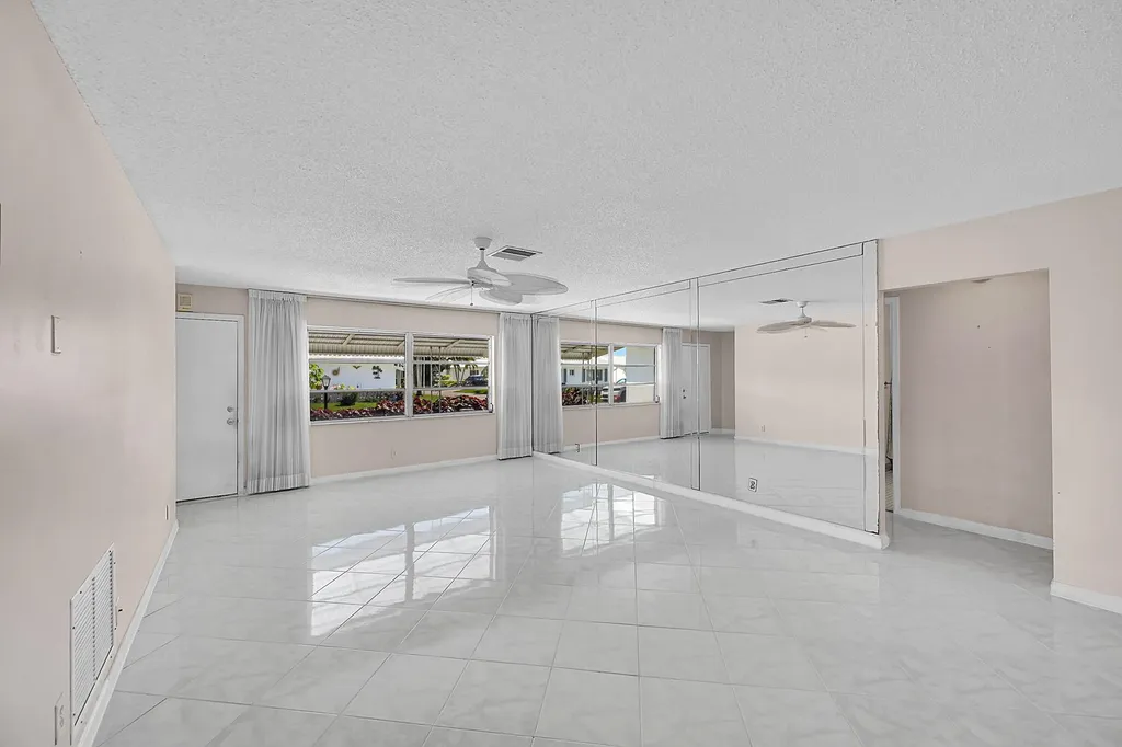1515 SW 21st Street Boynton Beach FL 33426