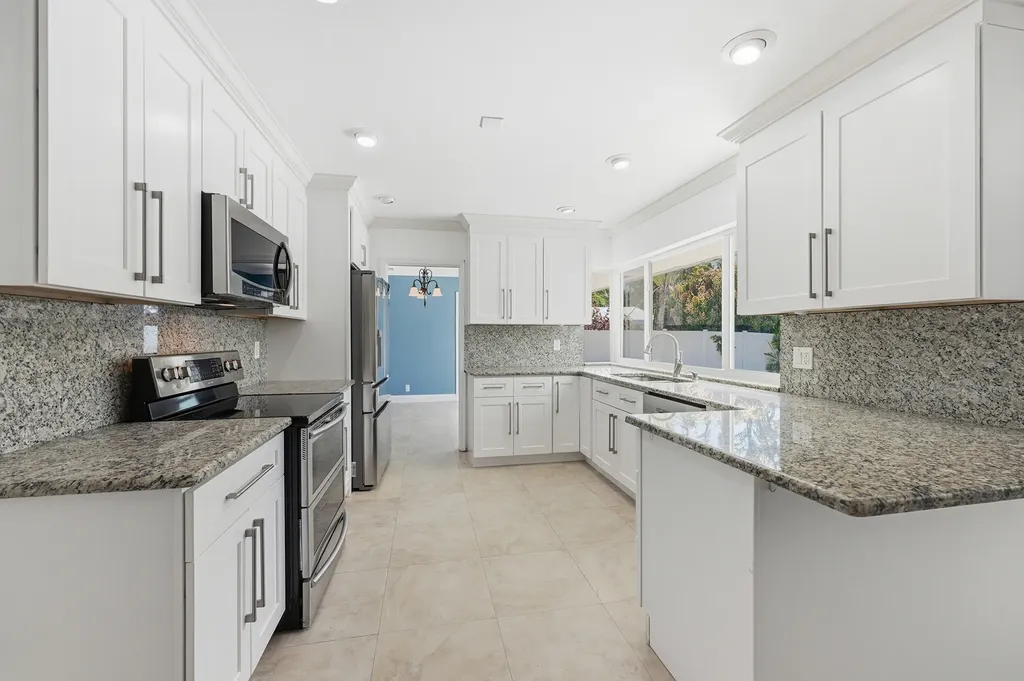 2810 NE 52nd Street Fort Lauderdale FL 33308