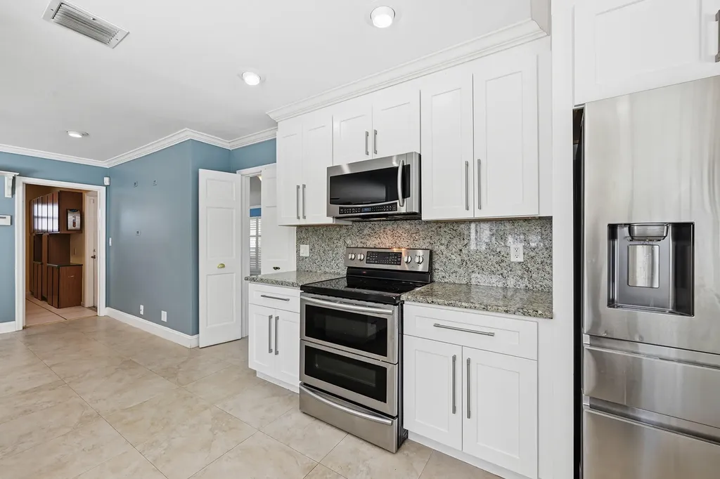 2810 NE 52nd Street Fort Lauderdale FL 33308