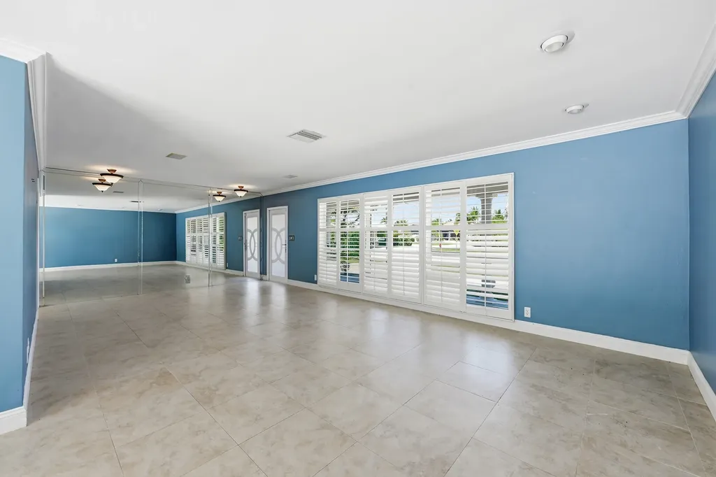 2810 NE 52nd Street Fort Lauderdale FL 33308