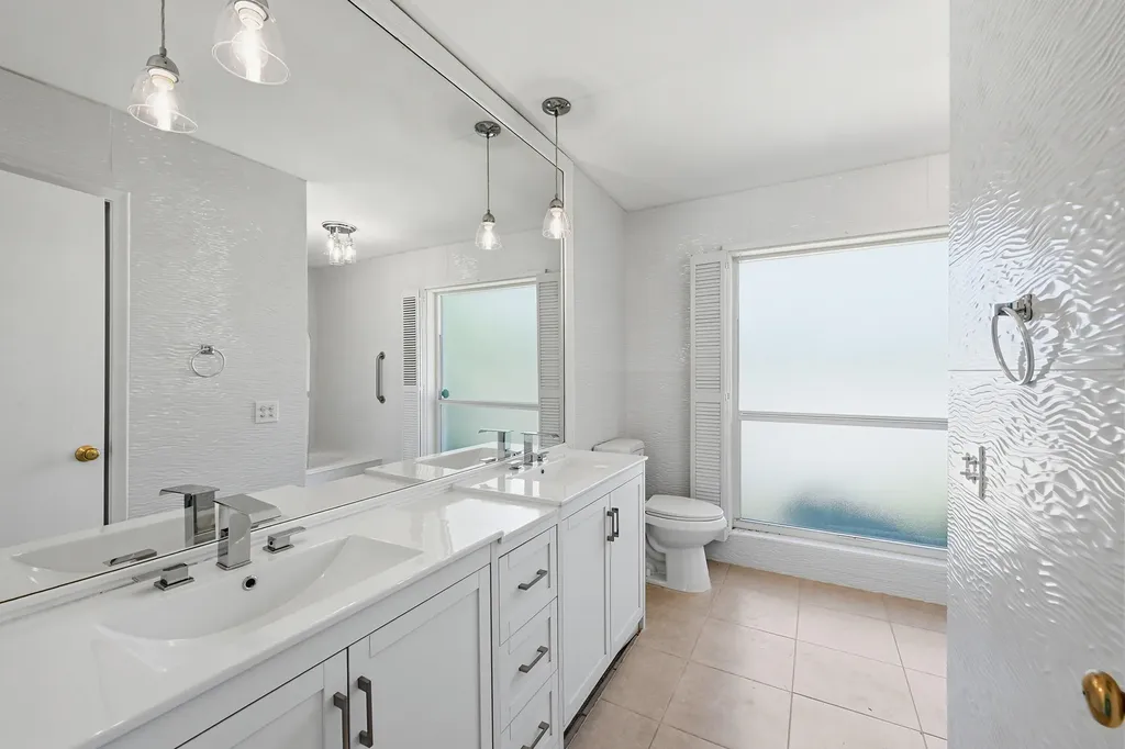 2810 NE 52nd Street Fort Lauderdale FL 33308