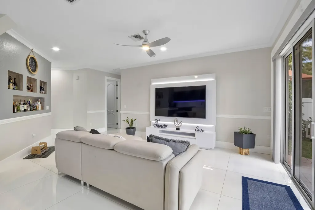 11601 NW 13th Manor Coral Springs FL 33071