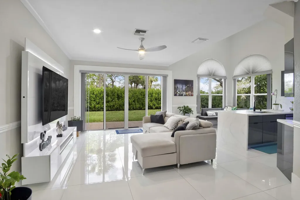 11601 NW 13th Manor Coral Springs FL 33071