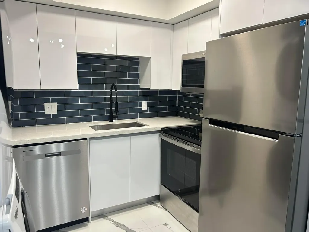 3250 NW 84th Avenue Sunrise FL 33351