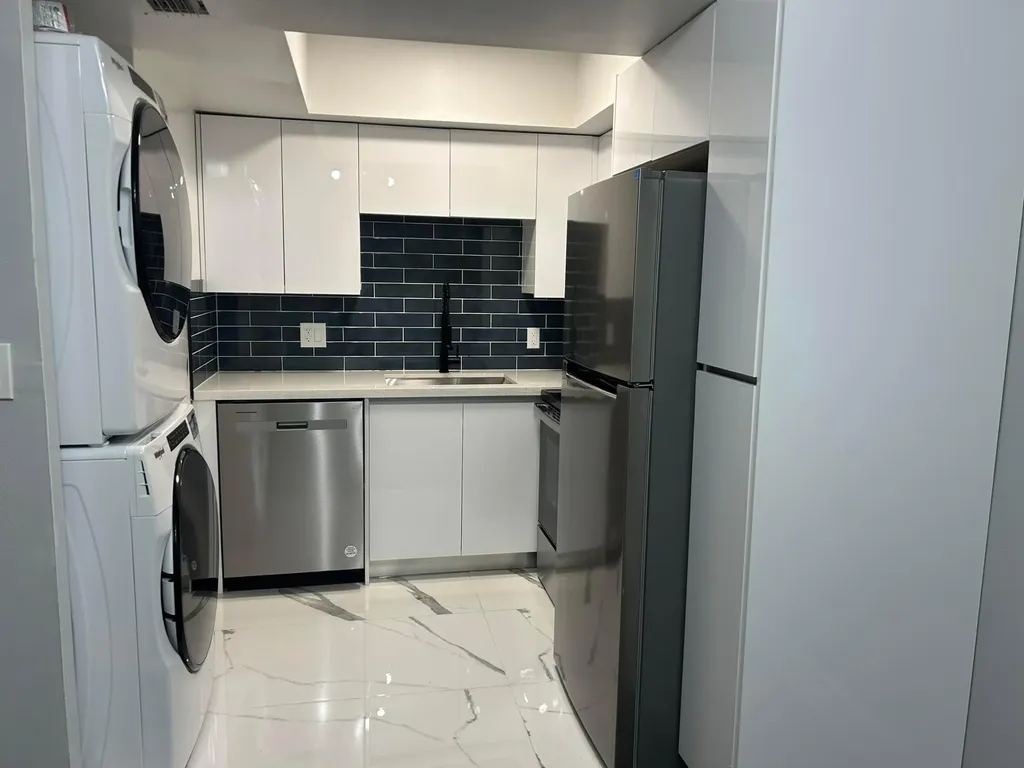 3250 NW 84th Avenue Sunrise FL 33351