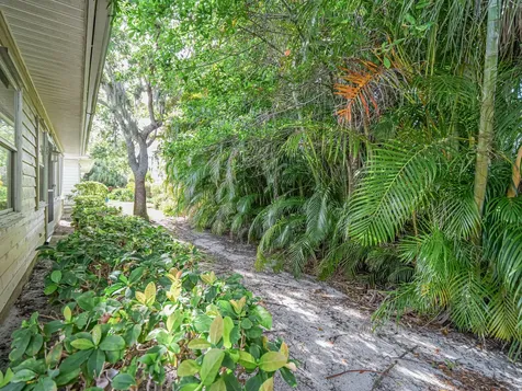 335 Hawthorne Lane Vero Beach FL 32962