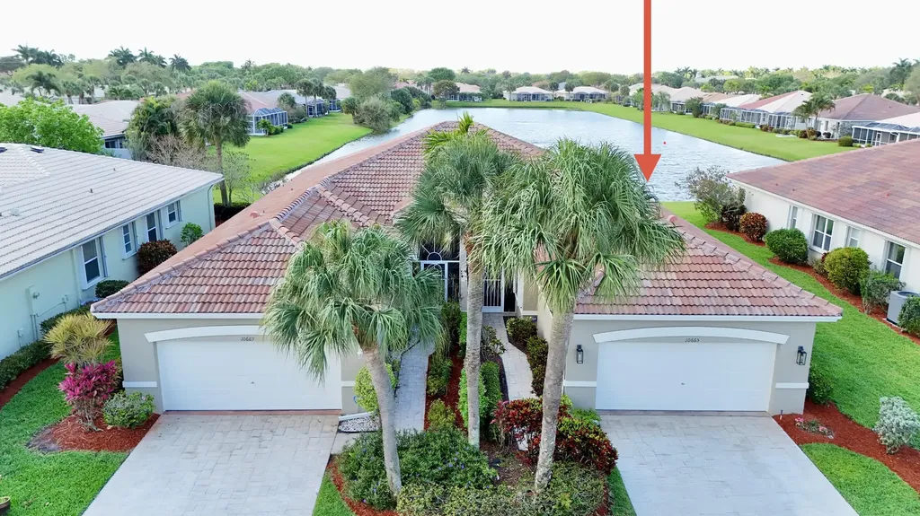 10665 Royal Caribbean Circle Boynton Beach FL 33437