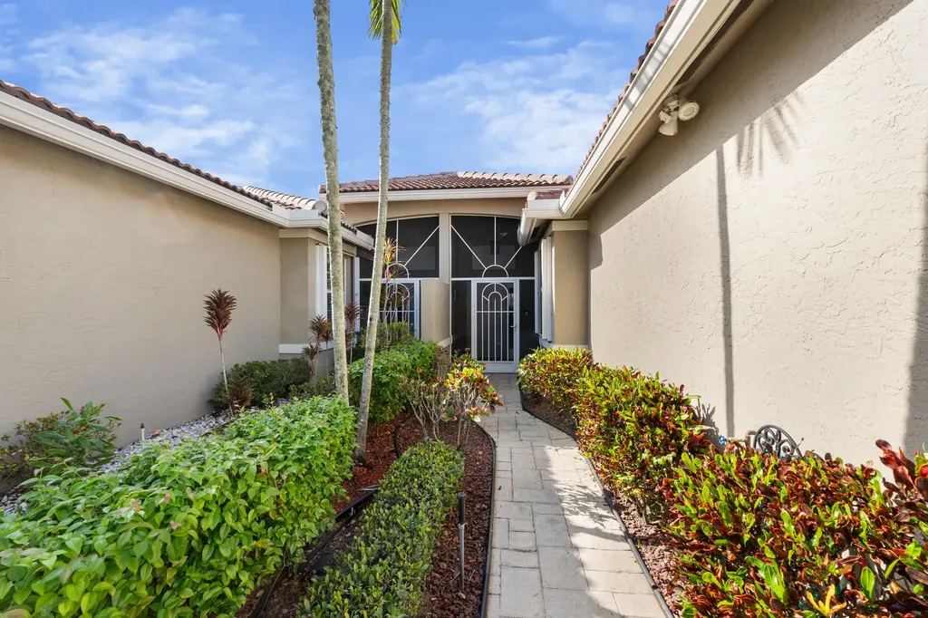 10665 Royal Caribbean Circle Boynton Beach FL 33437