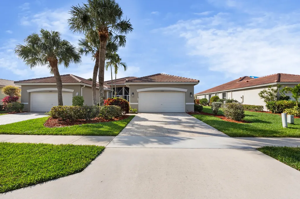 10665 Royal Caribbean Circle Boynton Beach FL 33437