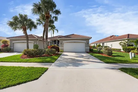 10665 Royal Caribbean Circle Boynton Beach FL 33437