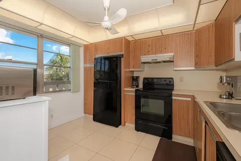 2102 Lucaya Bend Coconut Creek FL 33066
