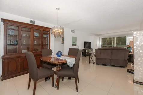 2102 Lucaya Bend Coconut Creek FL 33066