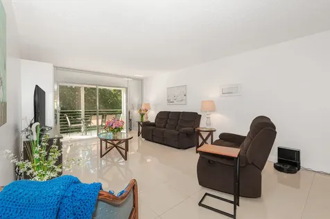 2102 Lucaya Bend Coconut Creek FL 33066