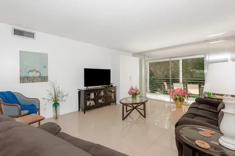 2102 Lucaya Bend Coconut Creek FL 33066