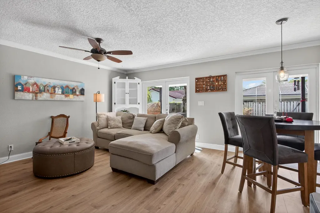 9862 NW 28th Place Coral Springs FL 33065