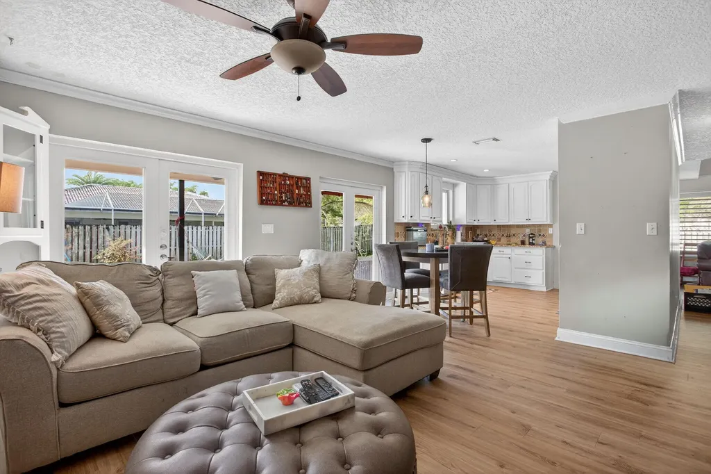 9862 NW 28th Place Coral Springs FL 33065