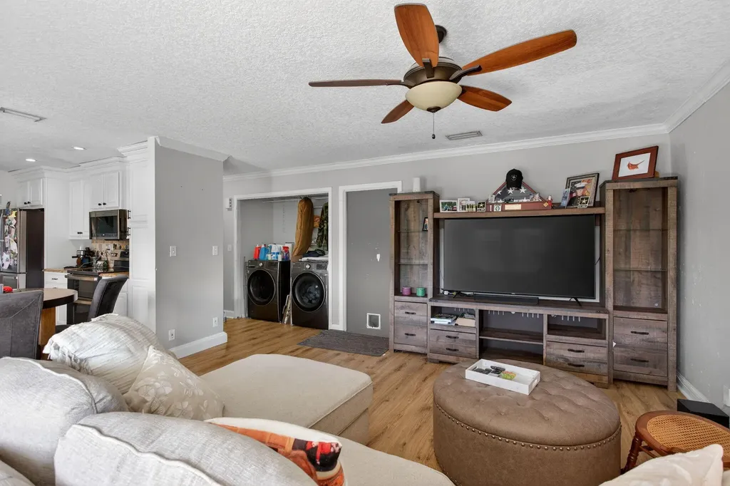 9862 NW 28th Place Coral Springs FL 33065