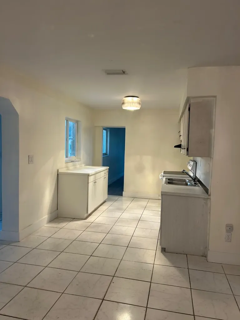 2828 NW 9th Place Fort Lauderdale FL 33311