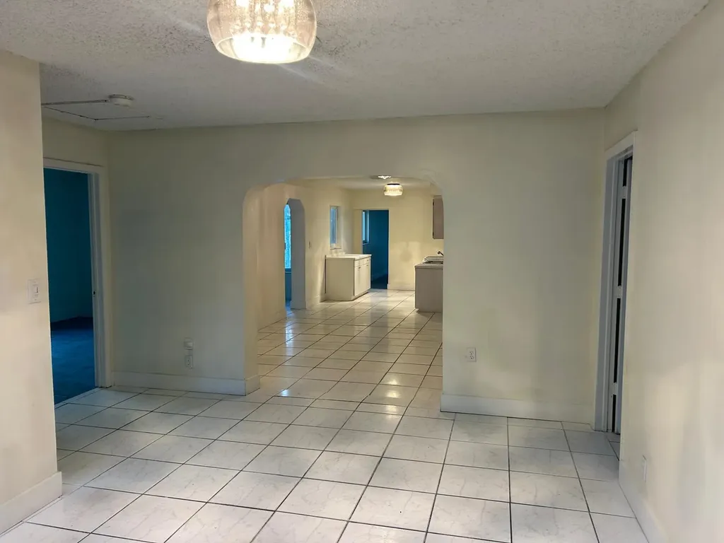 2828 NW 9th Place Fort Lauderdale FL 33311