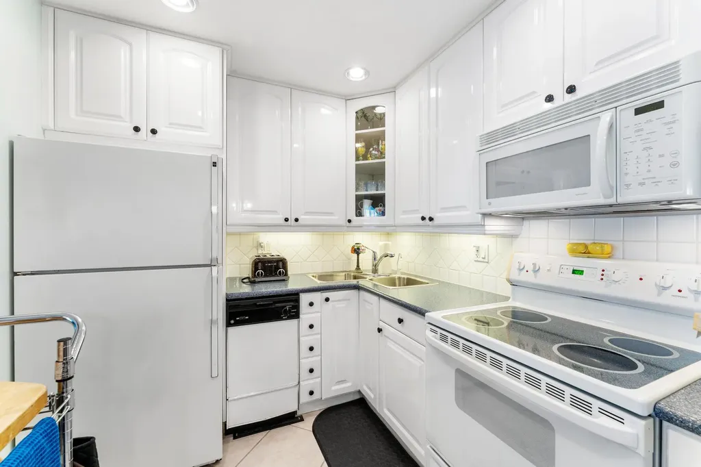 170 E Horizons E Boynton Beach FL 33435