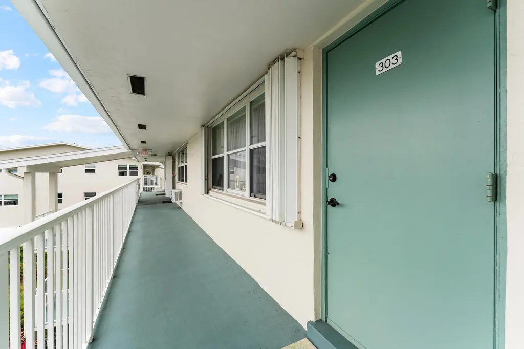 170 E Horizons E Boynton Beach FL 33435