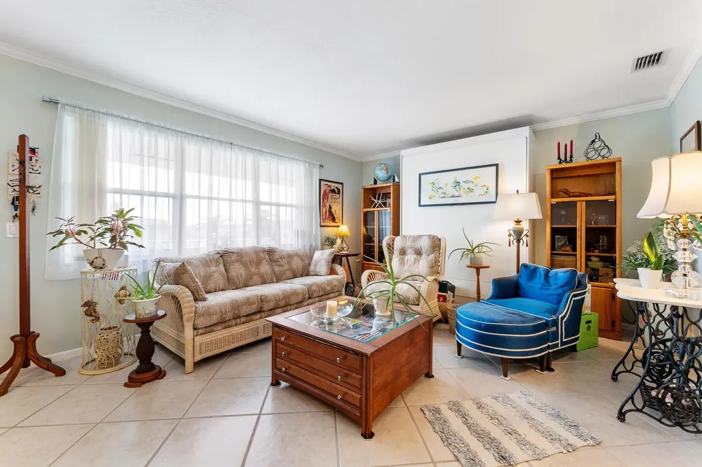 170 E Horizons E Boynton Beach FL 33435