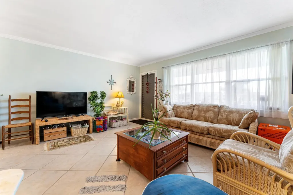 170 E Horizons E Boynton Beach FL 33435