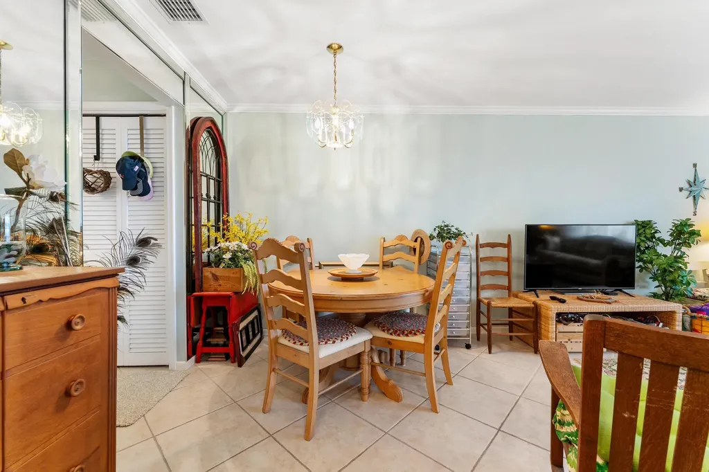 170 E Horizons E Boynton Beach FL 33435