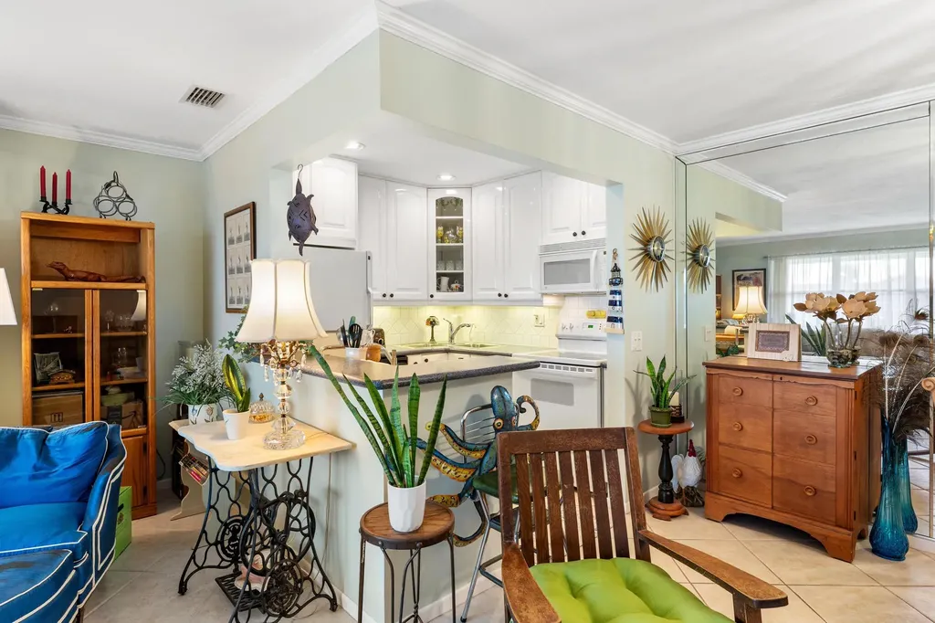 170 E Horizons E Boynton Beach FL 33435