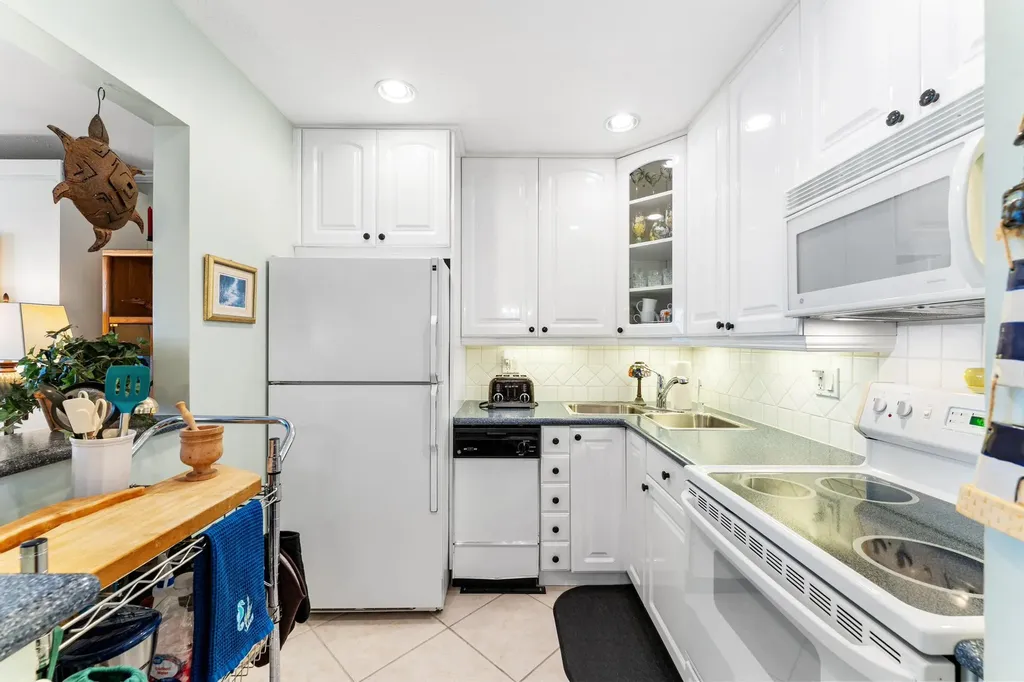170 E Horizons E Boynton Beach FL 33435