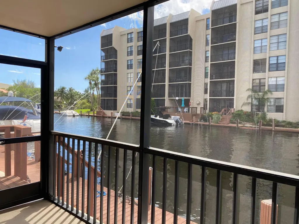 8 Royal Palm Way Boca Raton FL 33432